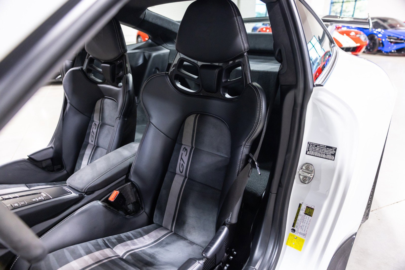 Used 2018 Porsche 911 GT3 image 32