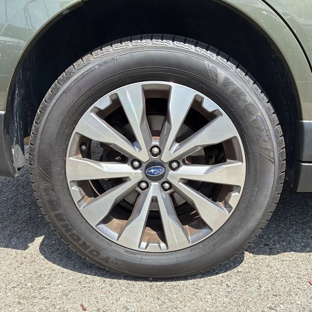 Used 2017 Subaru Outback 3.6R Touring AWD/4WD image 14