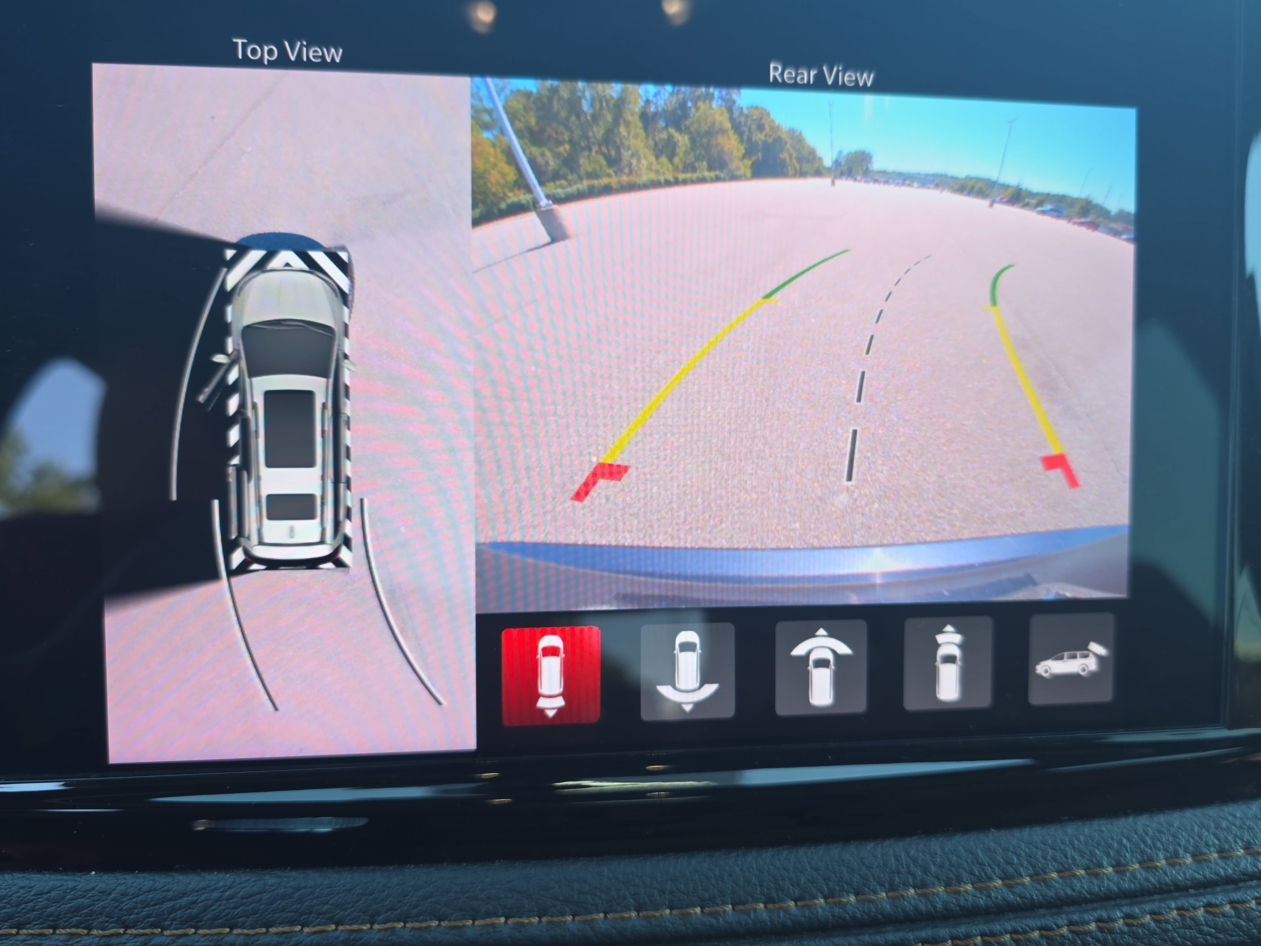 Used 2021 Chrysler Pacifica Pinnacle FWD image 25