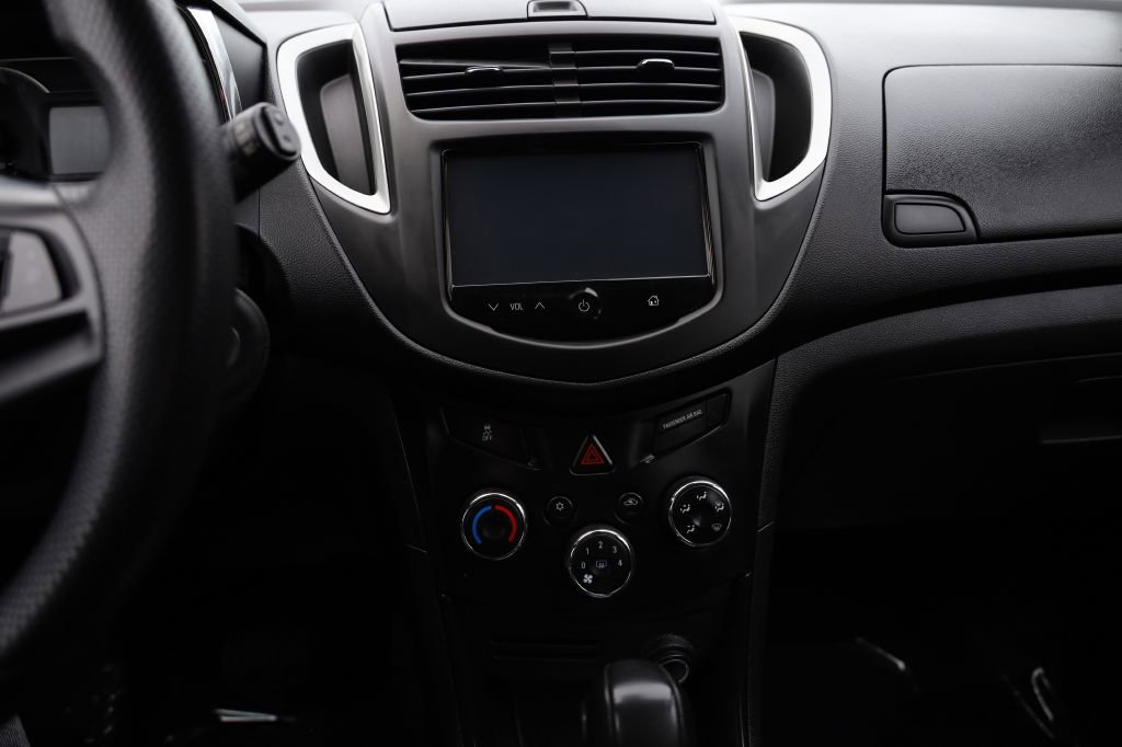 Used 2016 Chevrolet Trax LS image 23