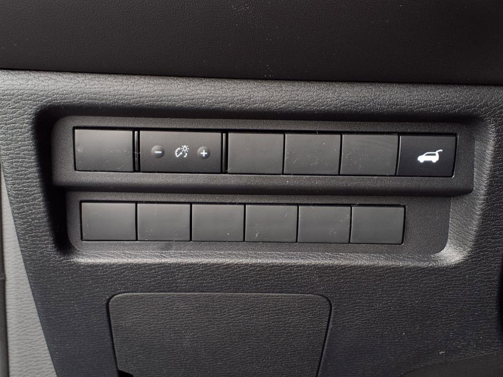 New 2025 Mitsubishi Outlander SE image 18