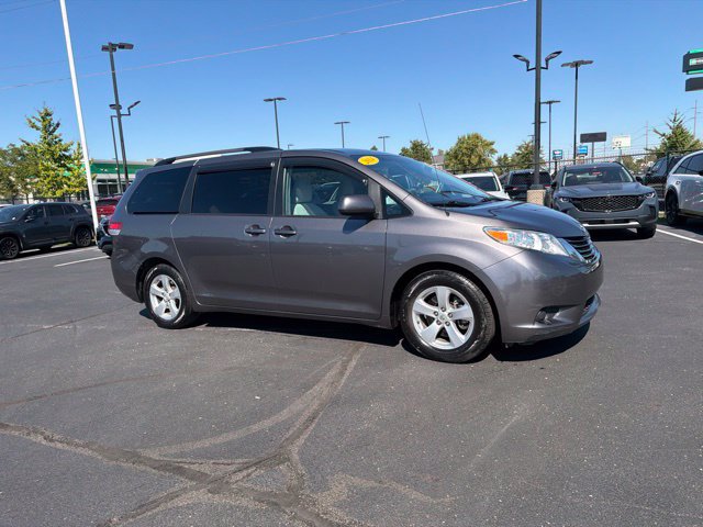 Used 2014 Toyota Sienna LE FWD image 3