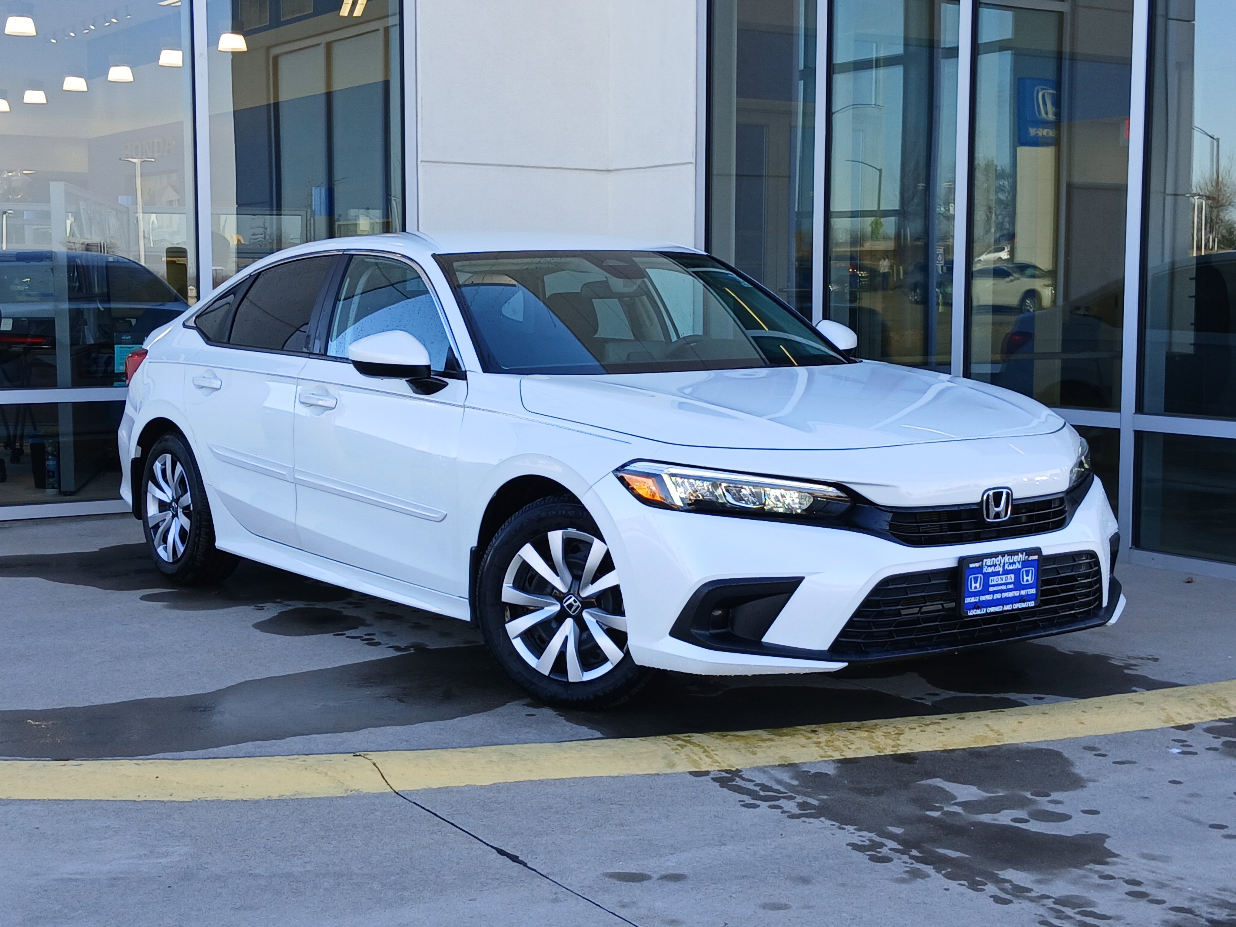 Used 2023 Honda Civic LX image 2