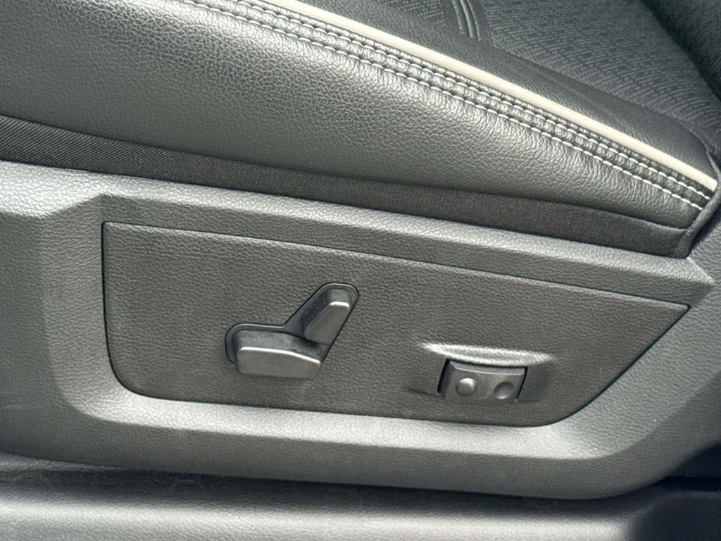 New 2026 RAM 3500 Laramie AWD/4WD image 37
