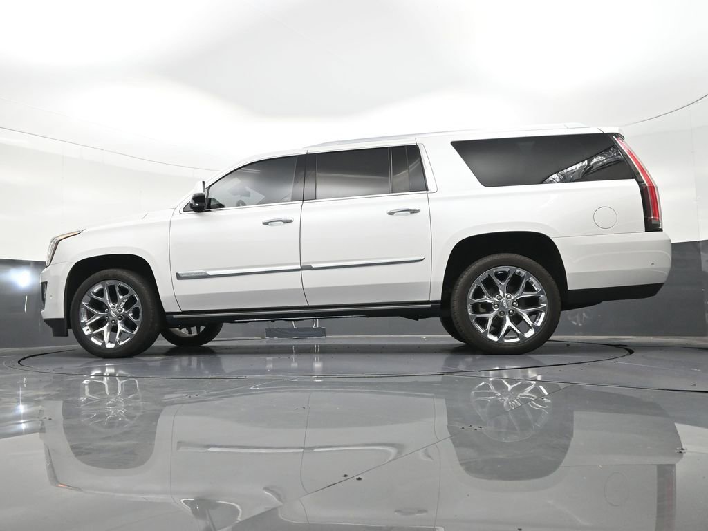 Used 2020 Cadillac Escalade ESV Premium Luxury RWD image 25