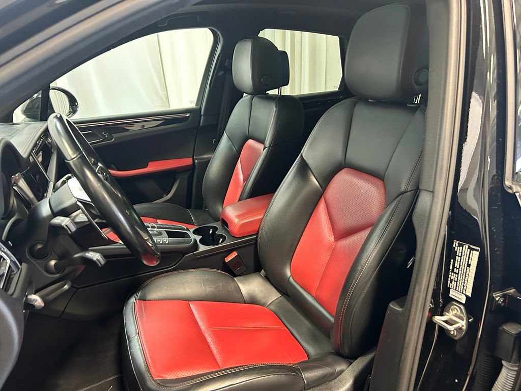 Certified 2021 Porsche Macan AWD/4WD image 5