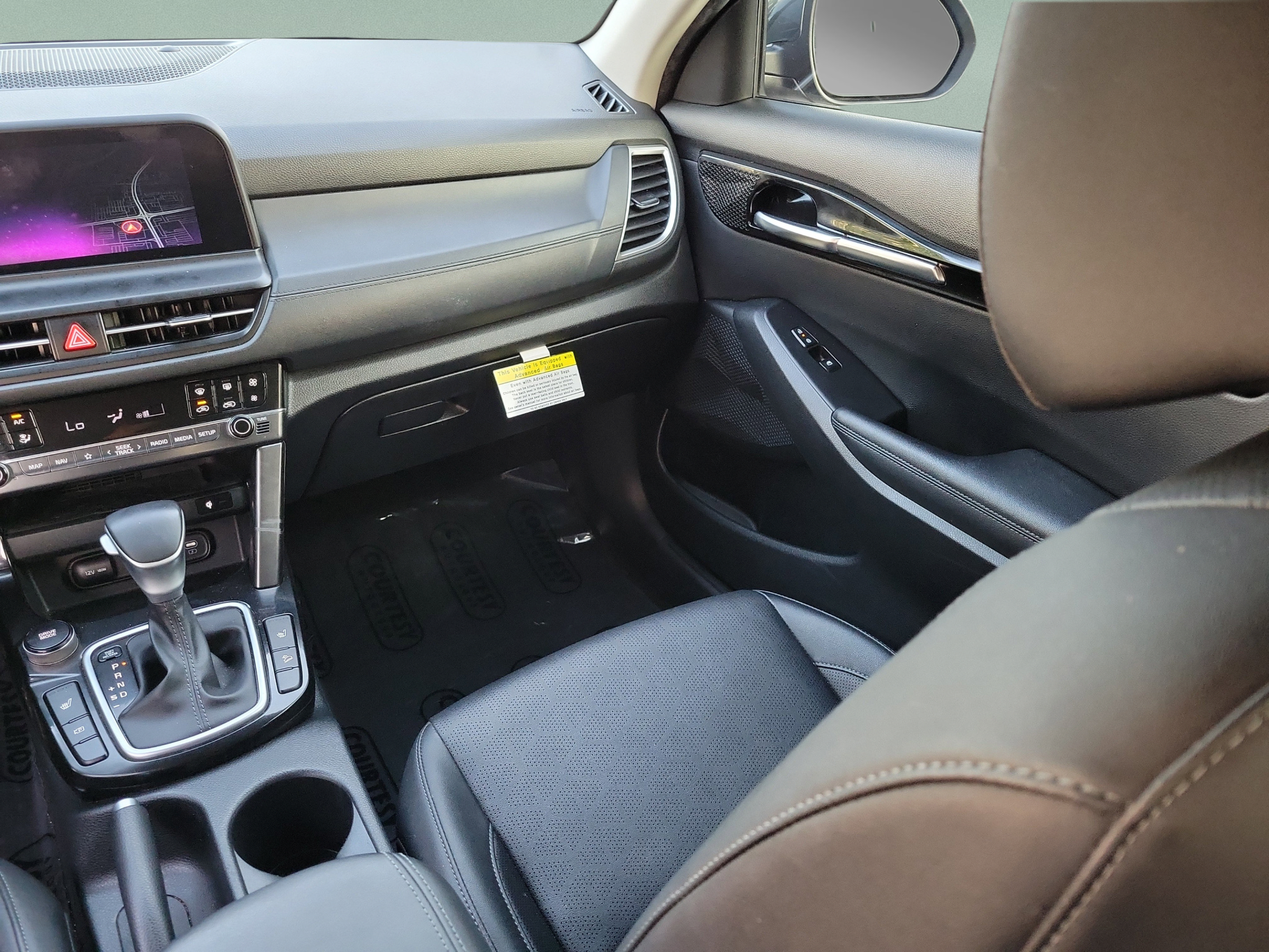 Certified 2024 Kia Seltos EX FWD image 11