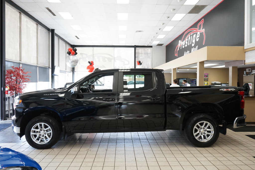 Used 2020 Chevrolet Silverado 1500 LT w/ All-Star Edition AWD/4WD image 3