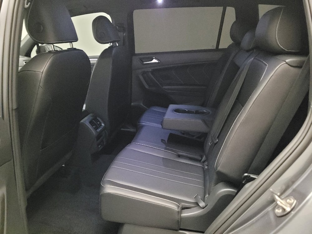 Used 2023 Volkswagen Tiguan SE R-Line FWD image 18