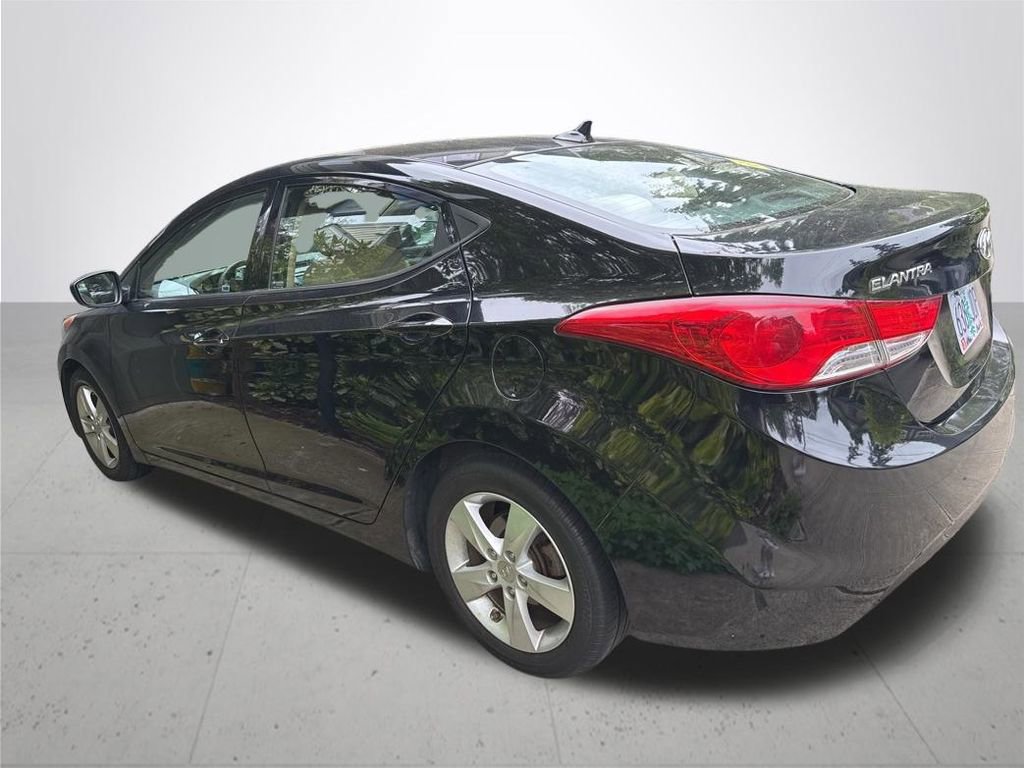 Used 2013 Hyundai Elantra GLS FWD image 2
