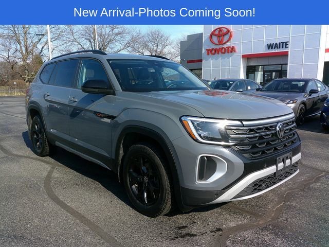 Used 2024 Volkswagen Atlas Peak Edition SEL AWD/4WD image 1