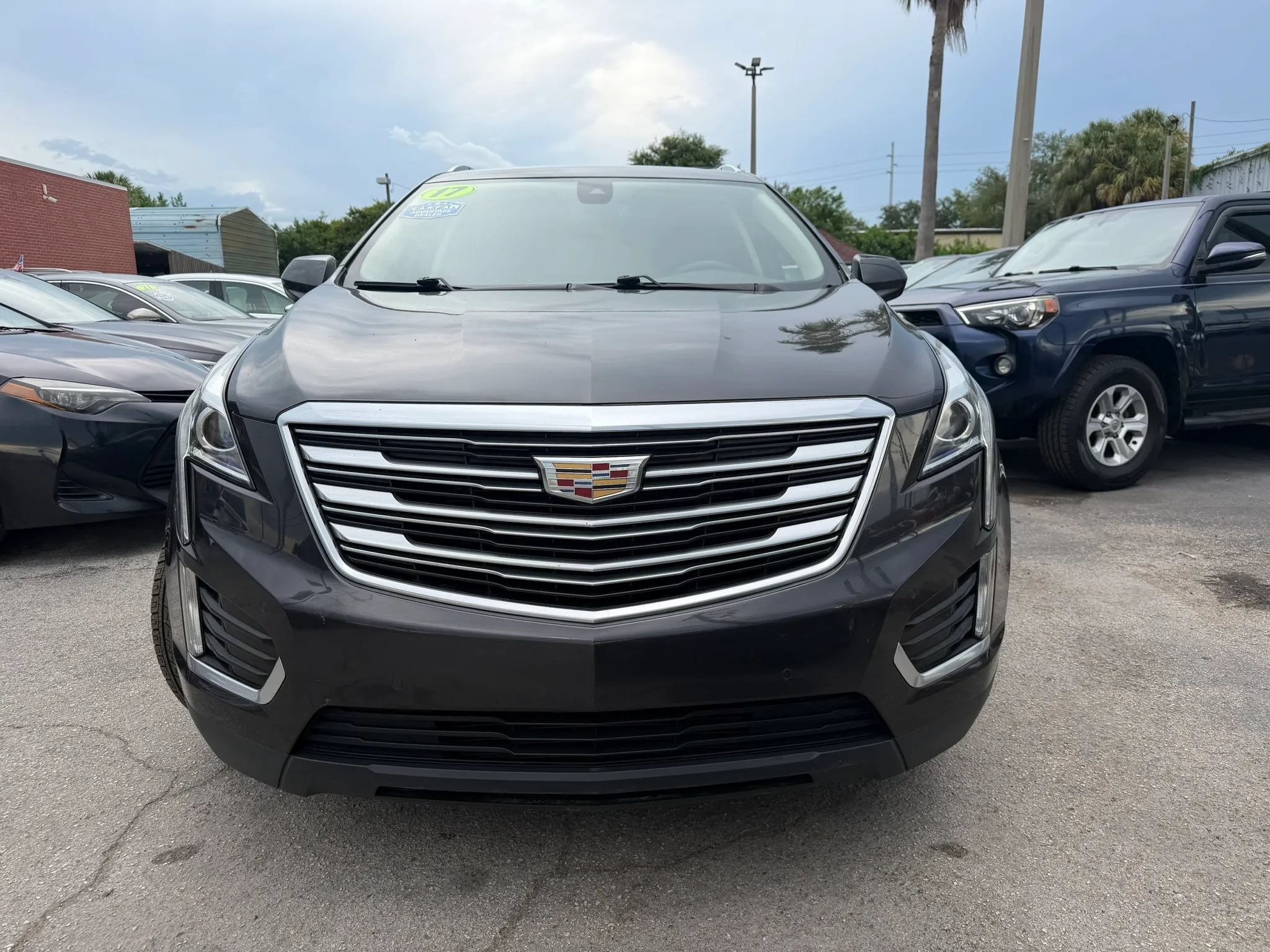 Used 2017 Cadillac XT5 Luxury w/ Driver Awareness Package FWD image 2