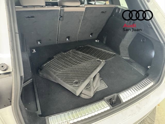 Used 2025 Audi Q5 Premium w/ Convenience Package image 11