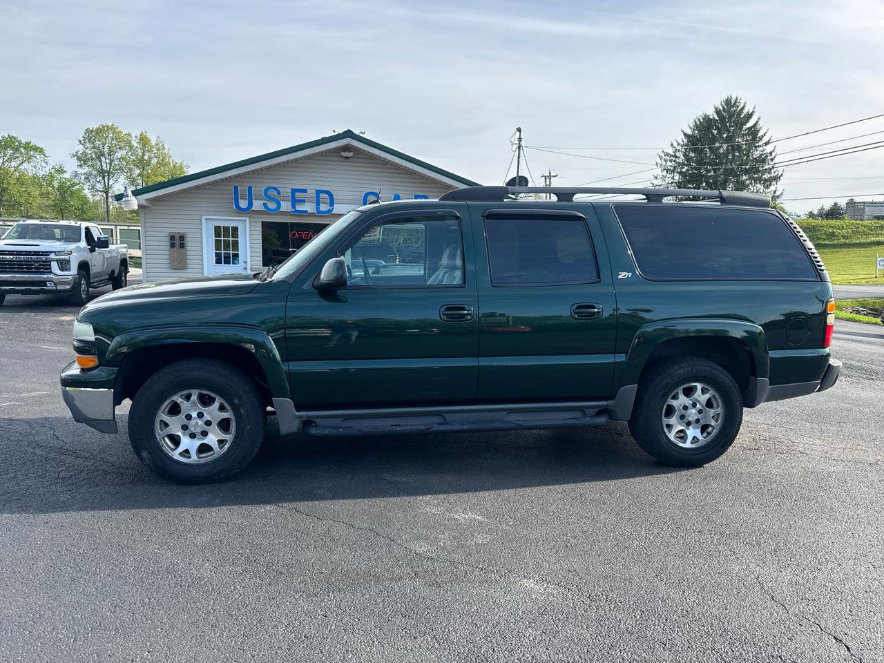 Used 2004 Chevrolet Suburban Z71 w/ Preferred Equipment Group AWD/4WD image 3