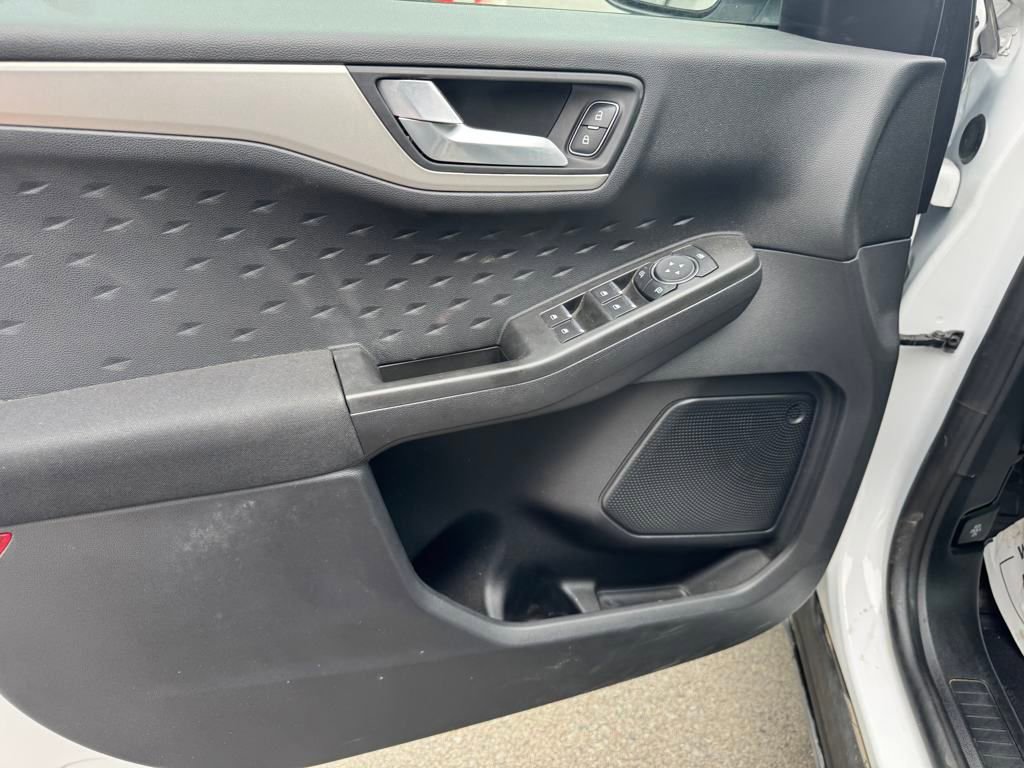 Used 2020 Ford Escape SE image 13