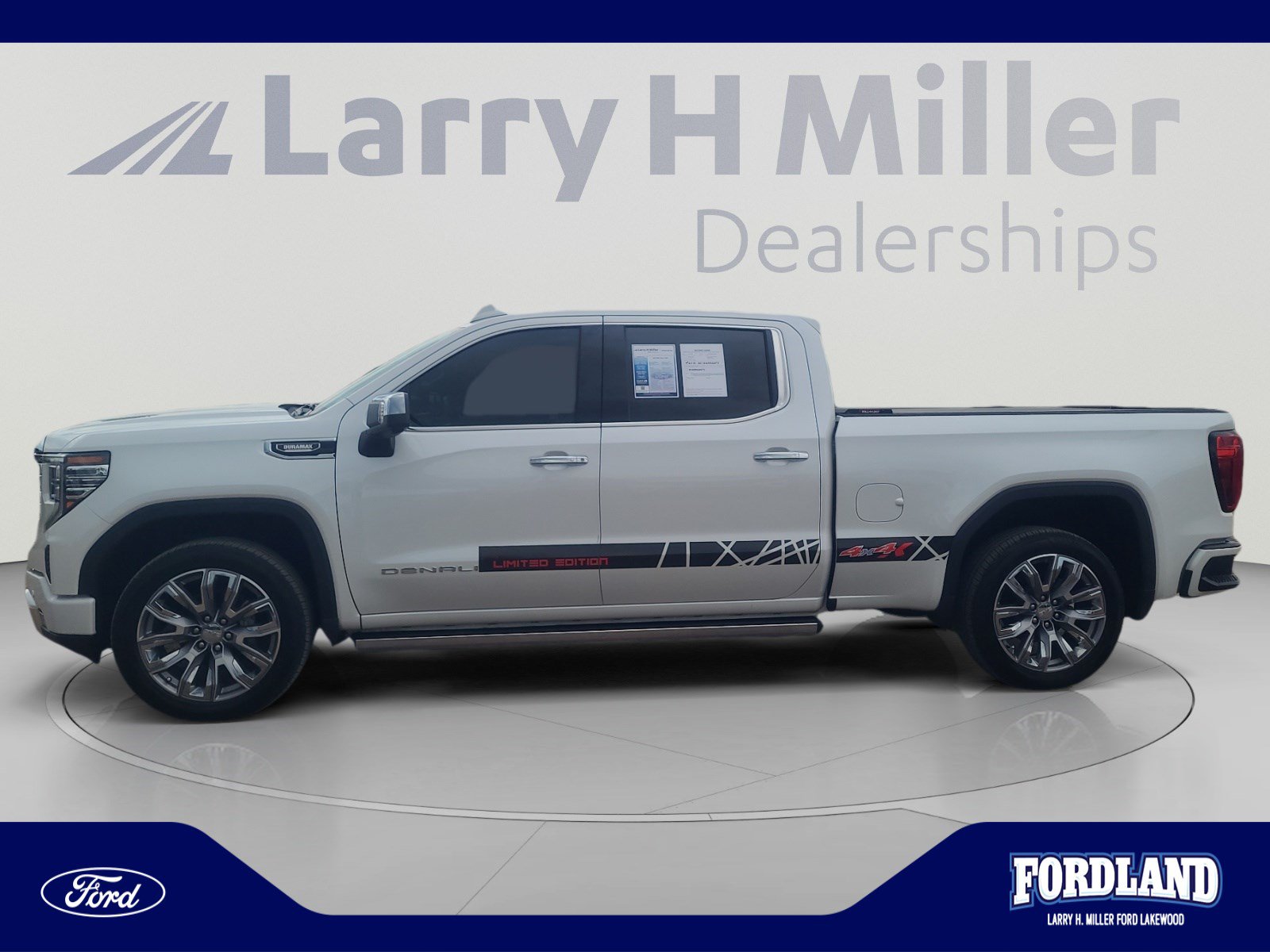 Used 2024 GMC Sierra 1500 Denali w/ Denali Reserve Package AWD/4WD image 2