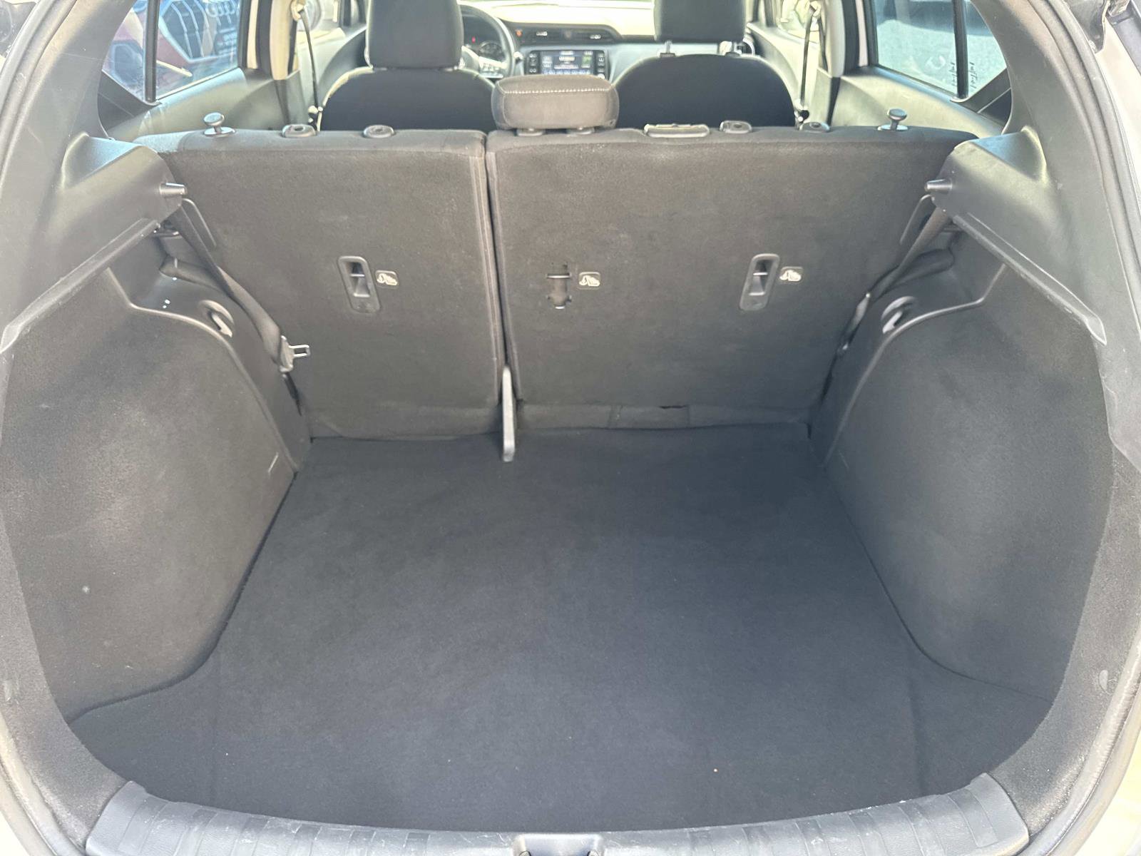 Used 2023 Nissan Kicks SV image 8