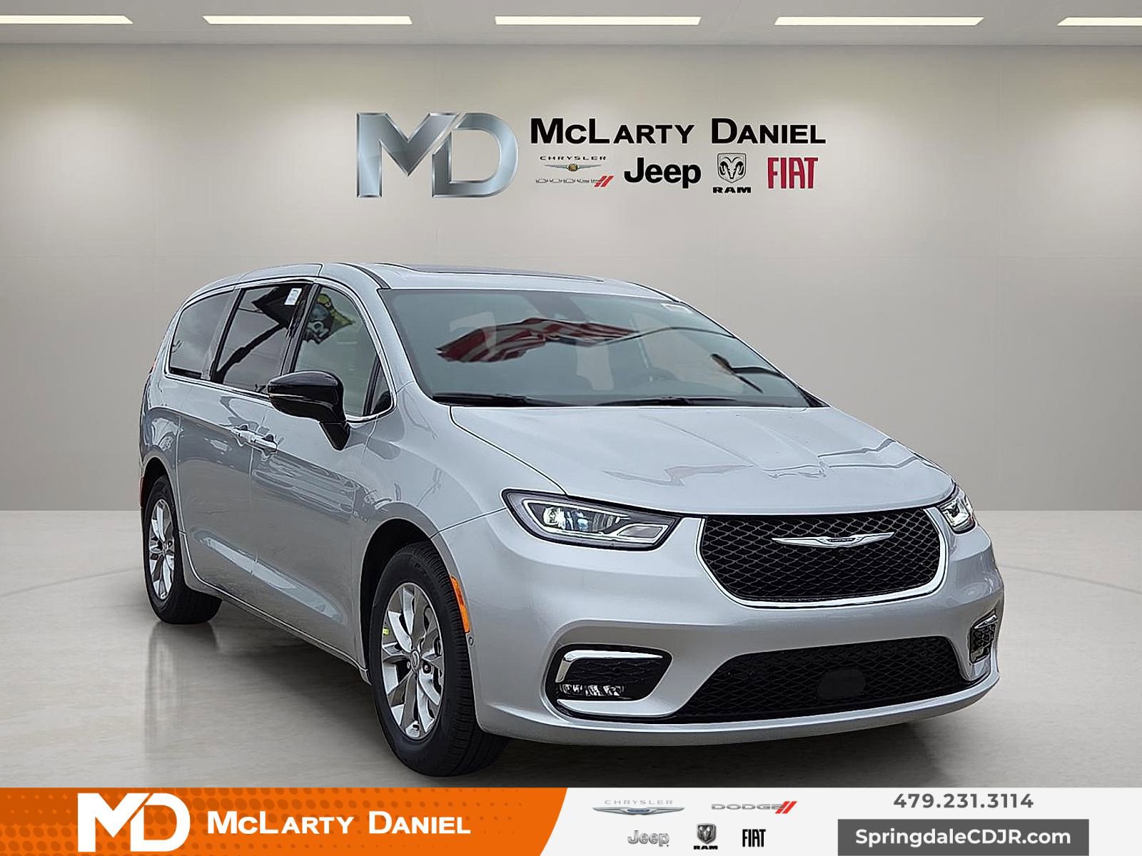 New 2026 Chrysler Pacifica Limited w/ Uconnect Theater Family Group image 1