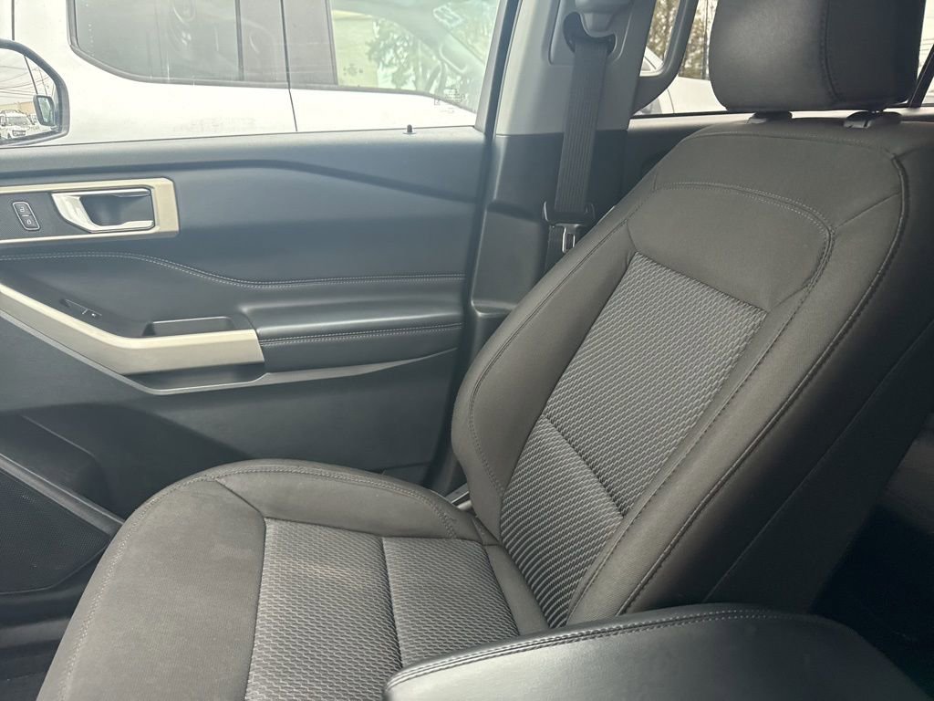 Used 2023 Ford Explorer XLT w/ Class IV Trailer Tow Package image 10