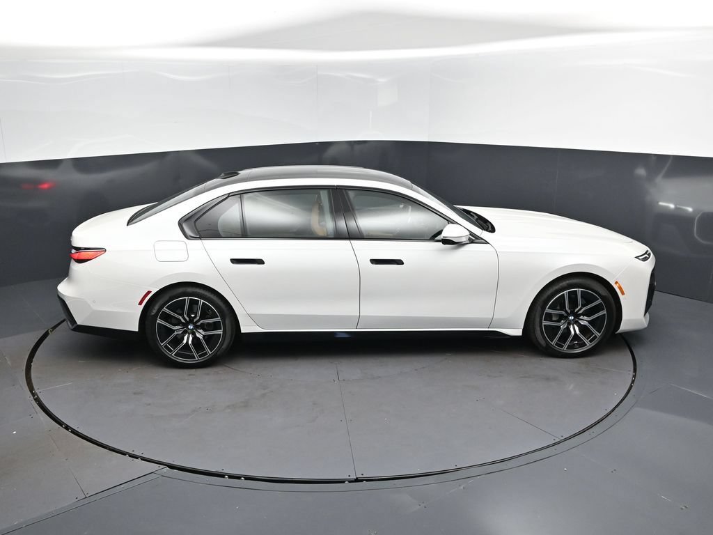 Used 2026 BMW 740i RWD image 35