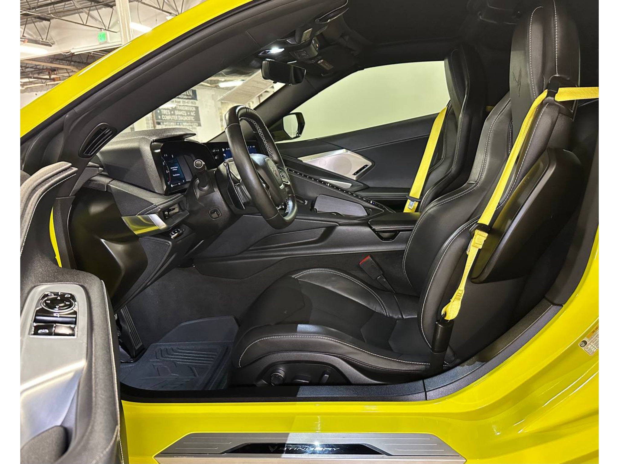 Used 2024 Chevrolet Corvette Stingray Preferred Cpe w/ Z51 Performance Package RWD image 21