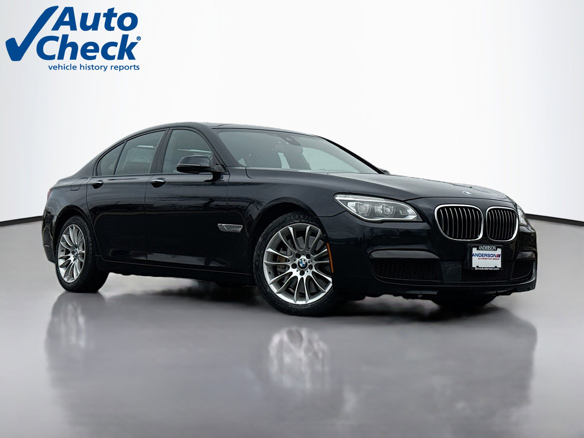 Used 2015 BMW 750i xDrive AWD/4WD image 1