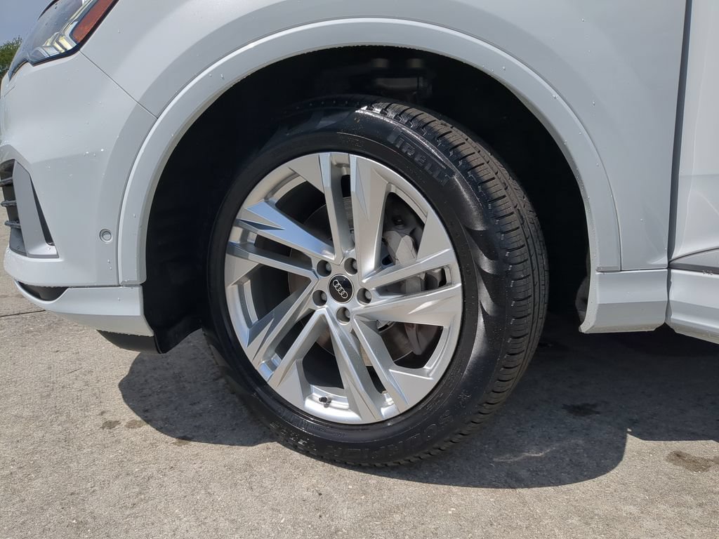 Used 2023 Audi Q7 2.0T Premium Plus w/ Premium Plus Package AWD/4WD image 35