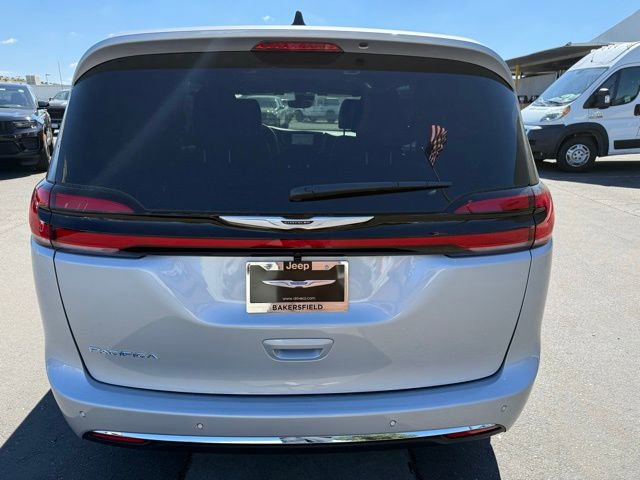 New 2026 Chrysler Pacifica Select FWD image 5