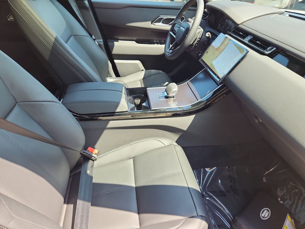 New 2026 Land Rover Range Rover Velar Dynamic SE image 3