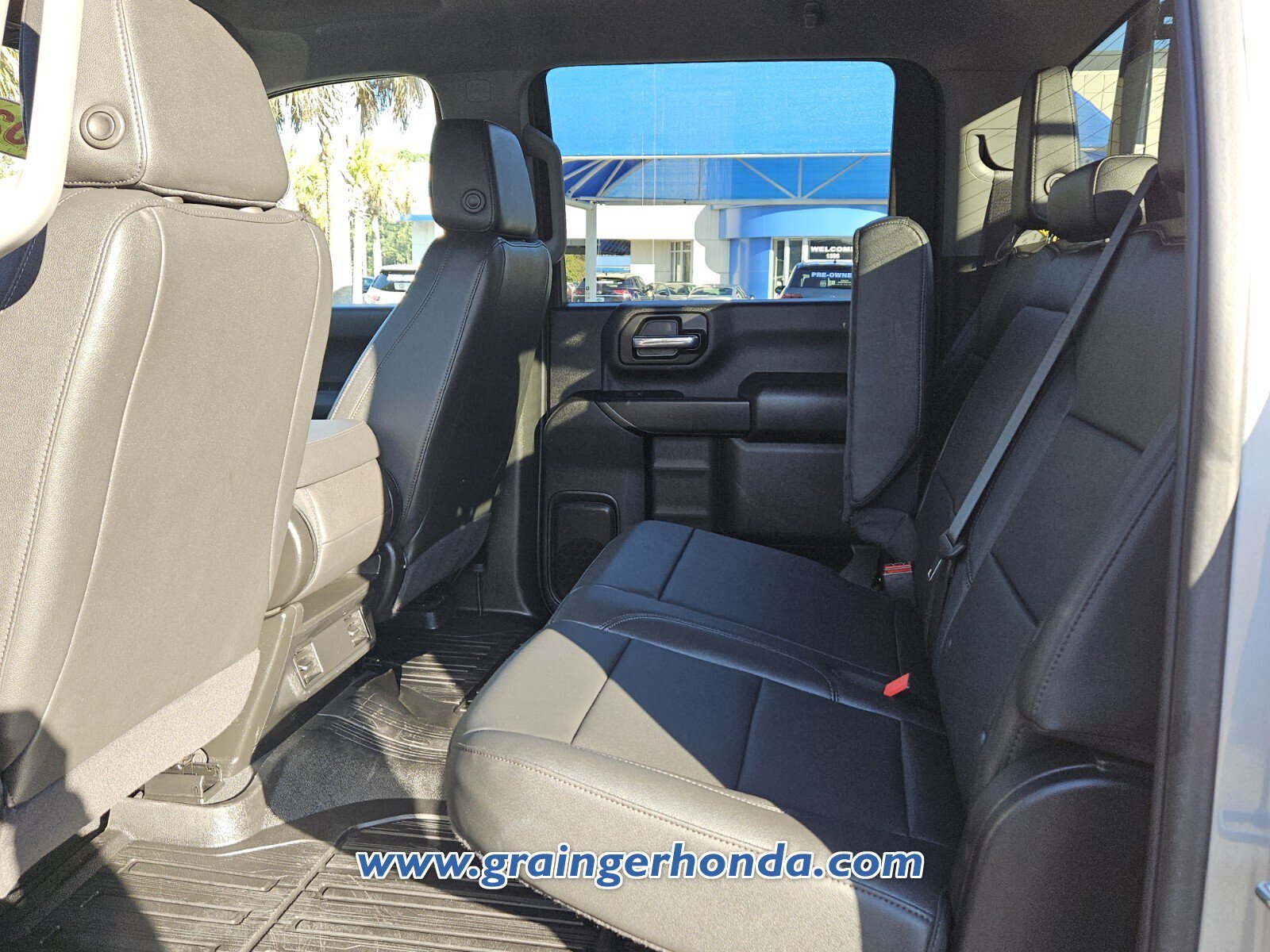 Used 2024 GMC Sierra 2500 Pro w/ 1SA Pro Safety Plus Package image 11