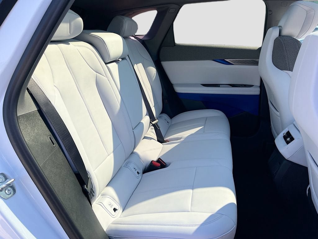 New 2027 Cadillac Optiq Luxury RWD image 32
