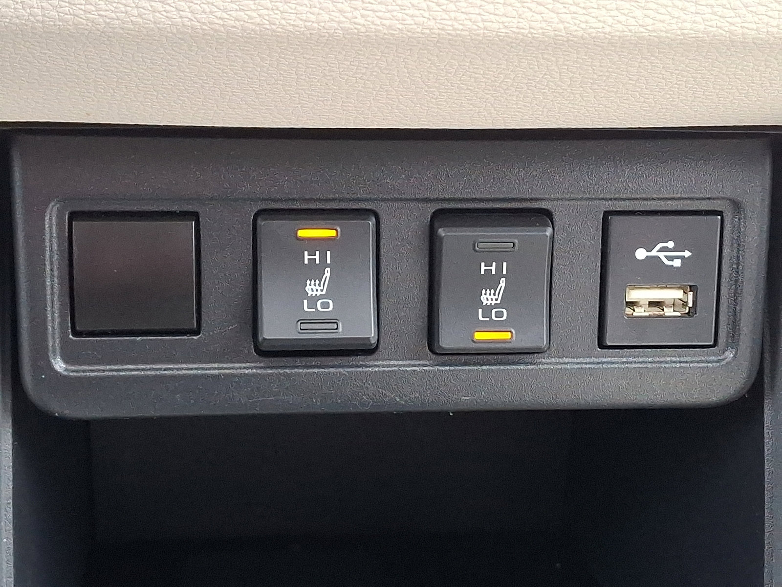 Certified 2022 Toyota Corolla Cross XLE w/ Convenience Package image 23