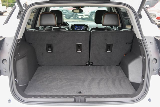 Used 2023 GMC Terrain AT4 image 9