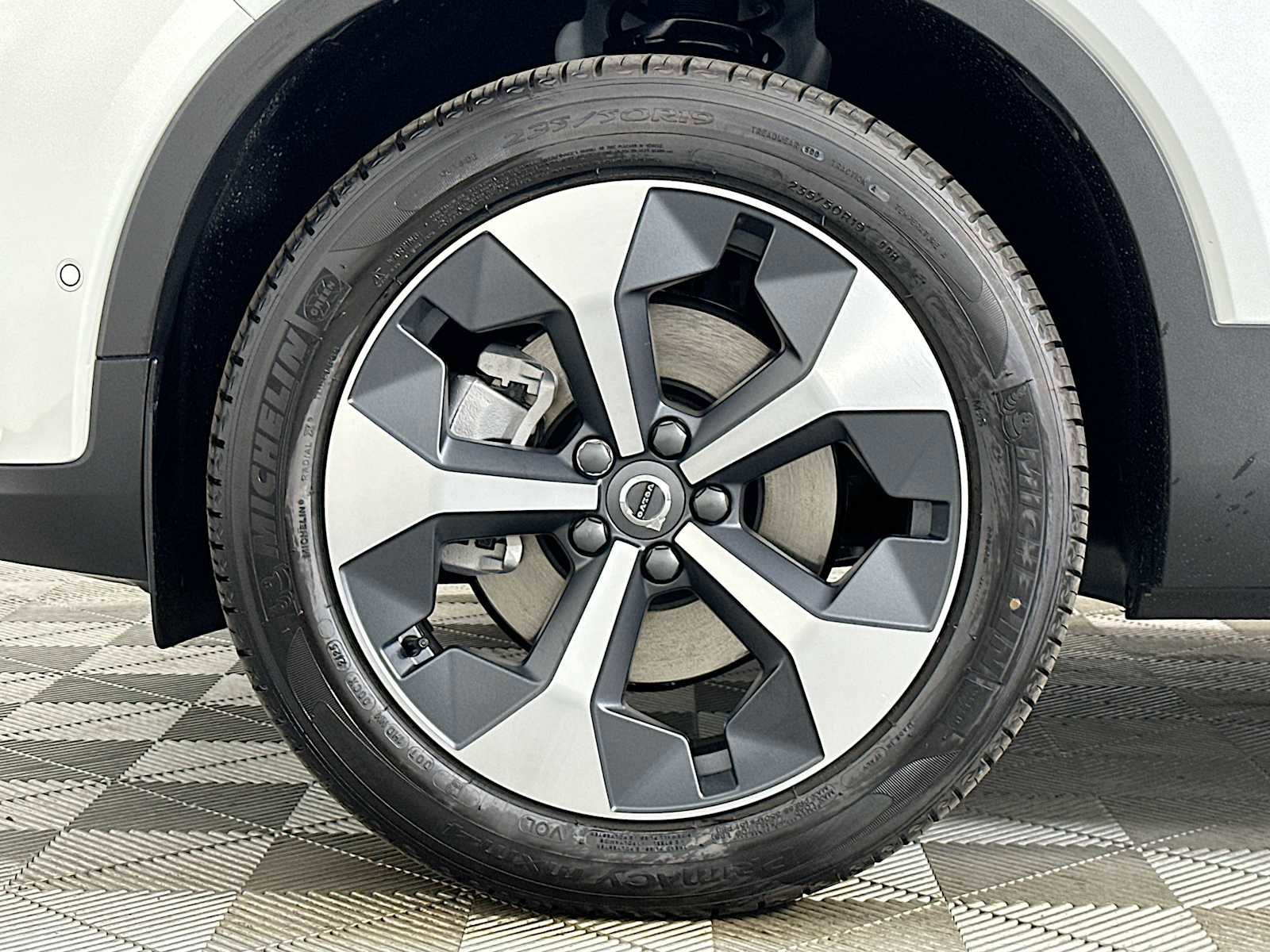 New 2026 Volvo XC40 B5 Plus w/ Protection Package Premier image 30