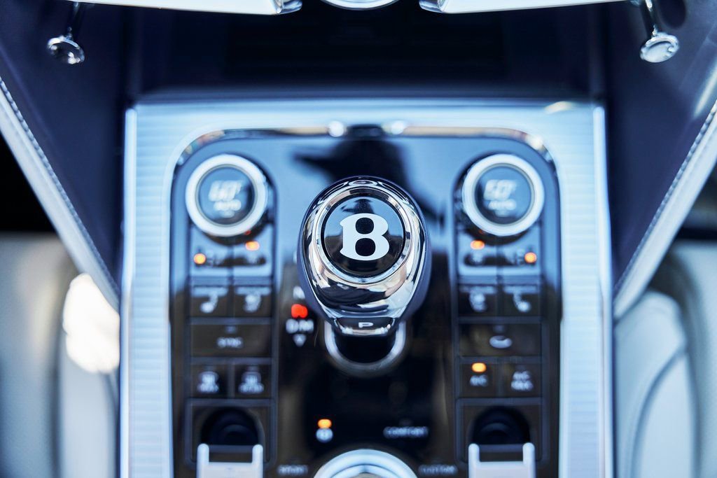 Used 2024 Bentley Flying Spur V8 image 67