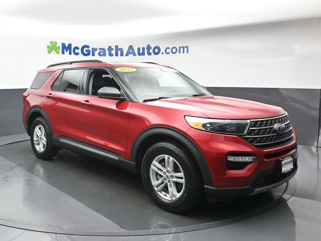 Used 2022 Ford Explorer XLT w/ Equipment Group 202A image 2