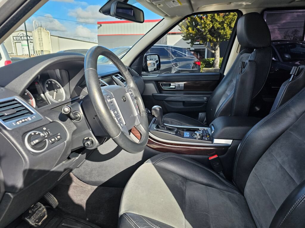 Used 2011 Land Rover Range Rover Sport HSE AWD/4WD image 19