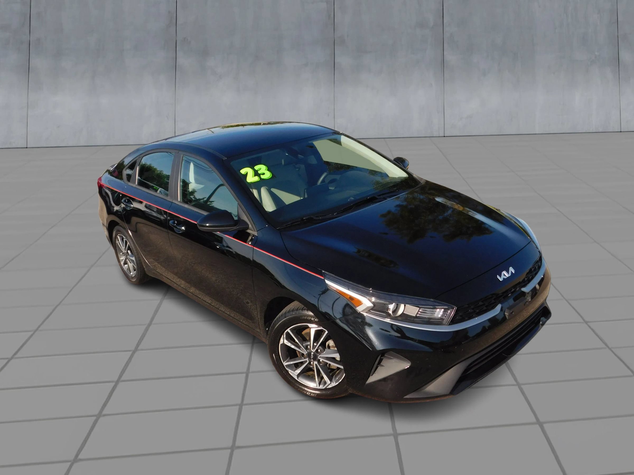 Used 2023 Kia Forte LXS FWD image 2