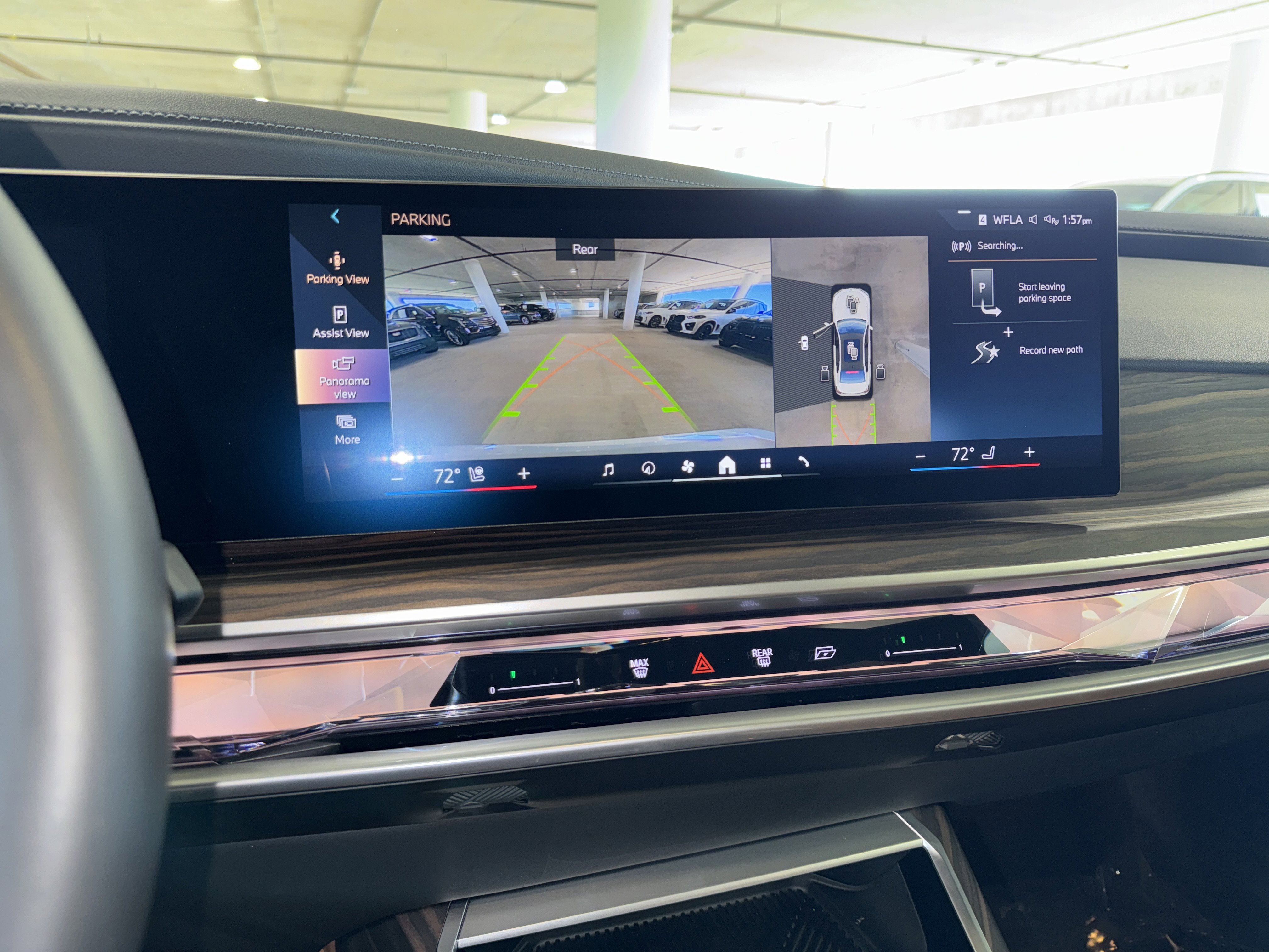 Used 2025 BMW 740i xDrive AWD/4WD image 29