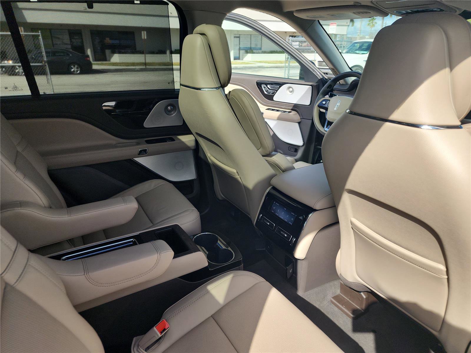 Used 2023 Lincoln Aviator Reserve w/ Equipment Group 201A image 24