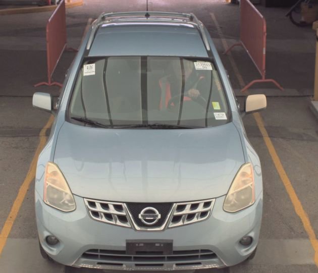 Used 2013 Nissan Rogue SV image 3