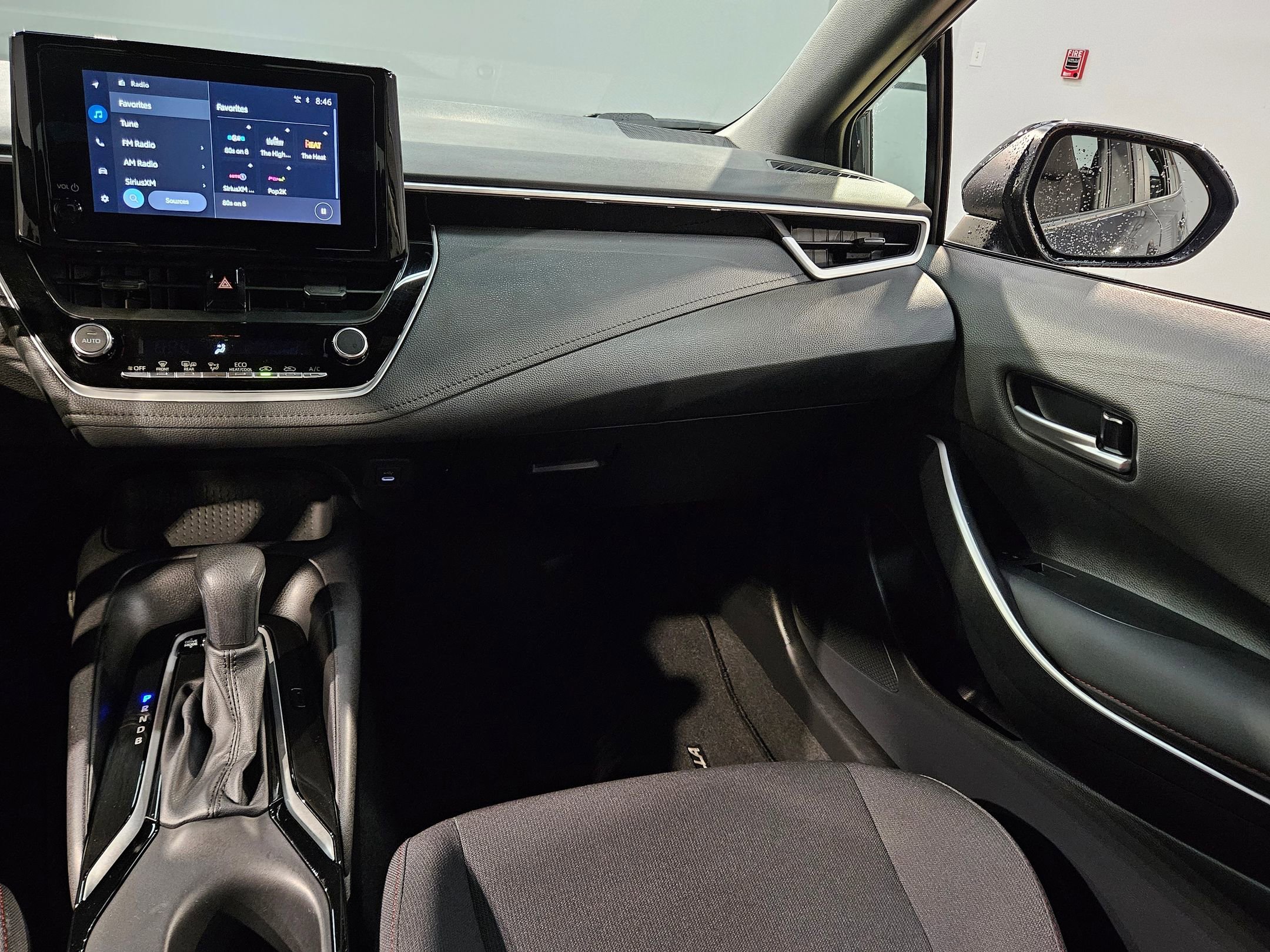 Used 2025 Toyota Corolla SE image 11