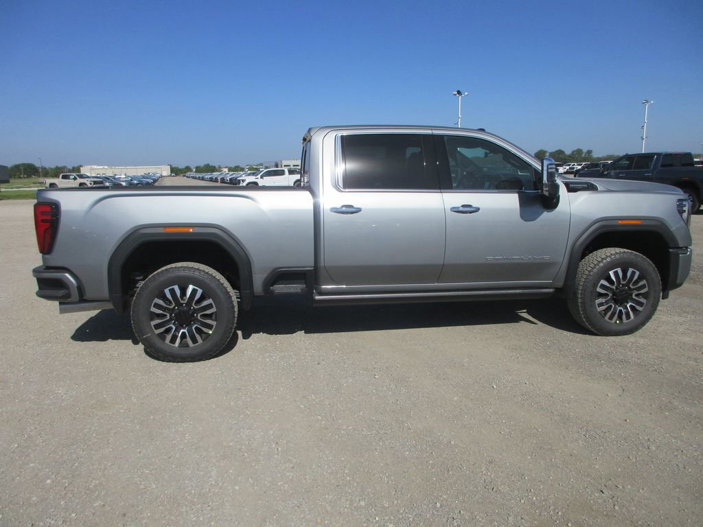 New 2026 GMC Sierra 2500 Denali Ultimate AWD/4WD image 3