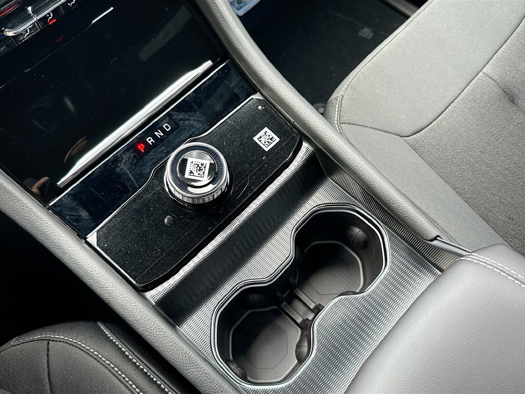 New 2025 Jeep Grand Cherokee Laredo w/ Luxury Tech Group I RWD image 17