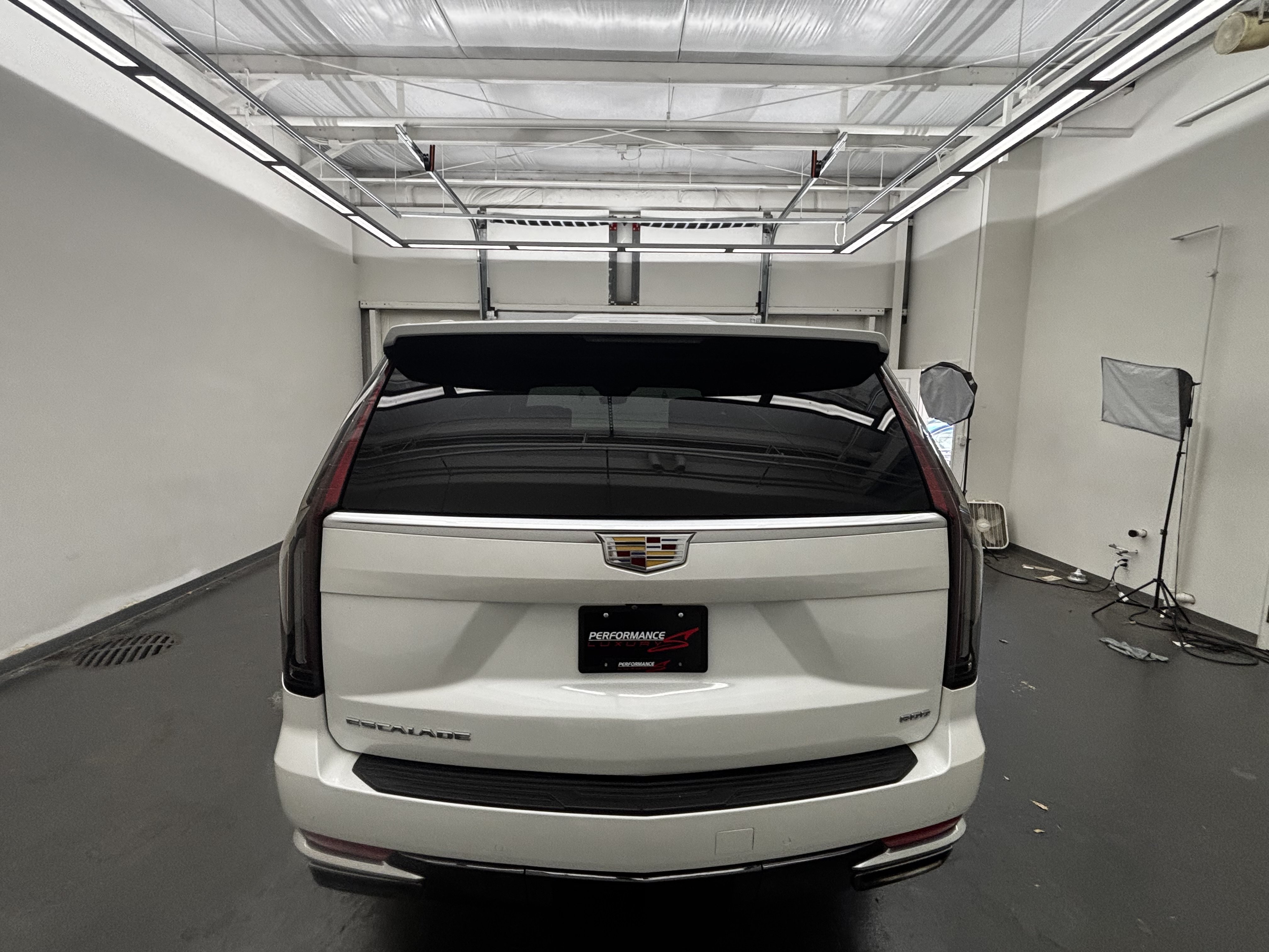 Used 2024 Cadillac Escalade Premium Luxury w/ Performance Package AWD/4WD image 6