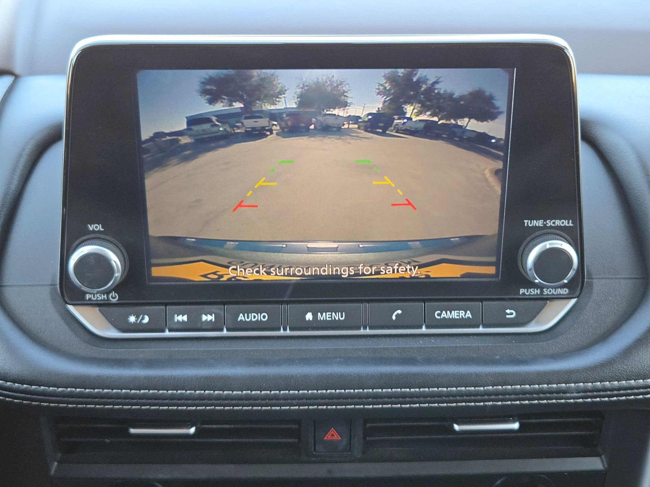 Used 2023 Nissan Rogue SV image 17