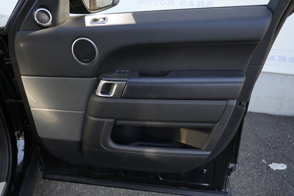 Used 2020 Land Rover Range Rover Sport HSE image 36