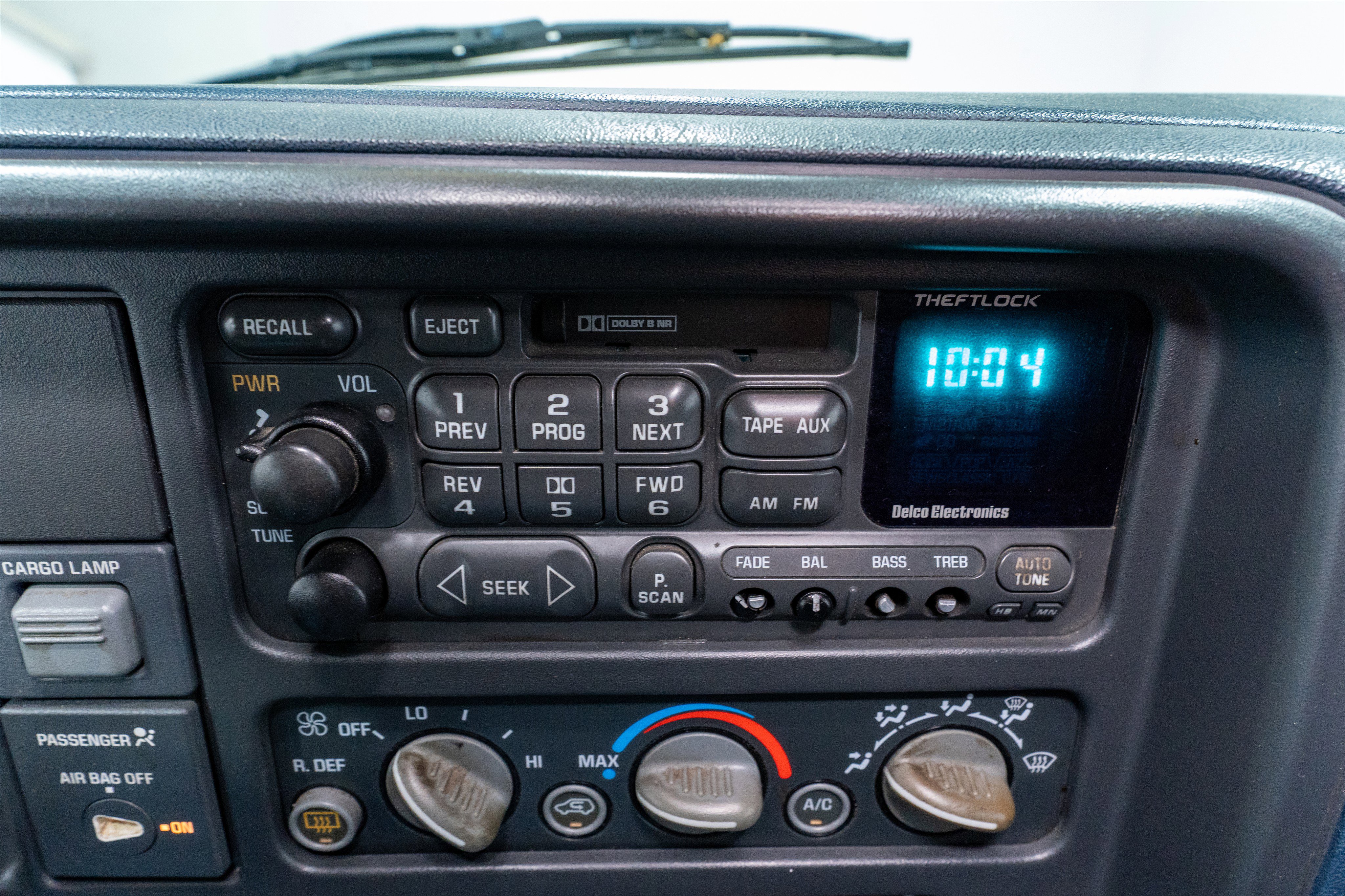 Used 1997 Chevrolet Silverado 1500 4x4 Extended Cab w/ Preferred Equipment Group 2 image 16