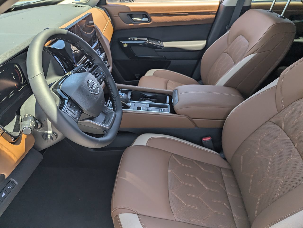 New 2026 Nissan Pathfinder Platinum FWD image 12