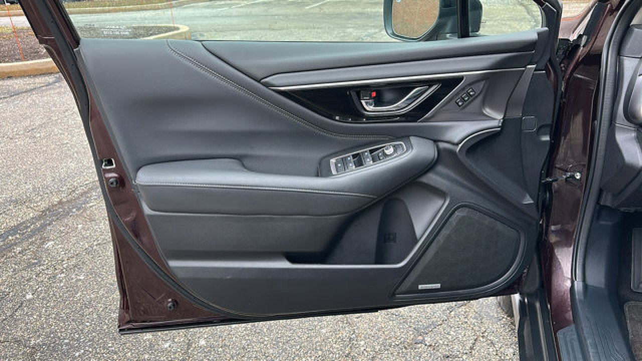 Used 2025 Subaru Outback Limited XT image 15